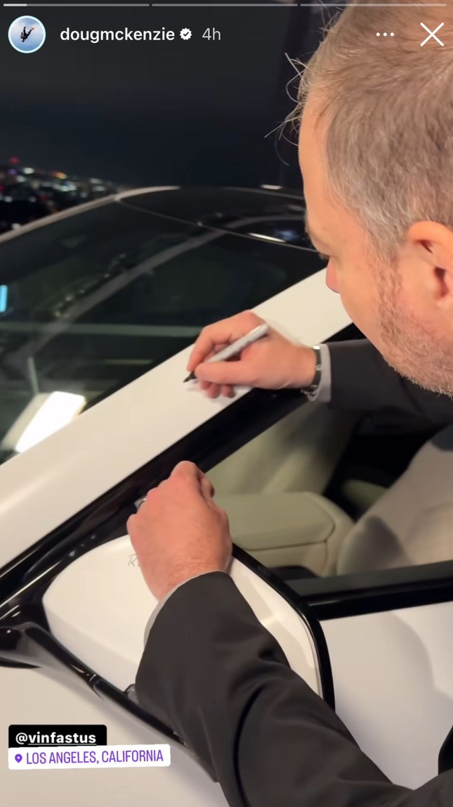 Dàn sao Mỹ hào hứng check-in với VinFast VF 9 trước thềm Grammy 2024 ảnh 3