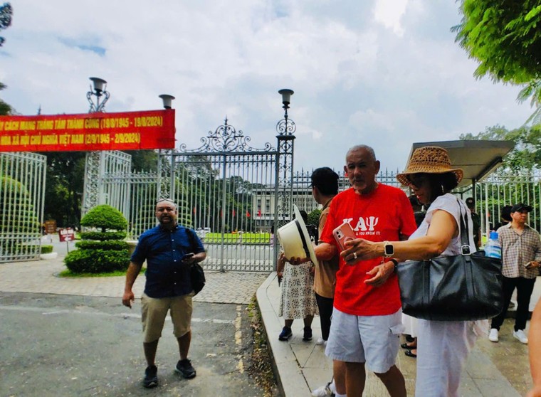 TP Hồ Chí Minh: Người dân vui chơi, đón mừng Tết độc lập ảnh 3