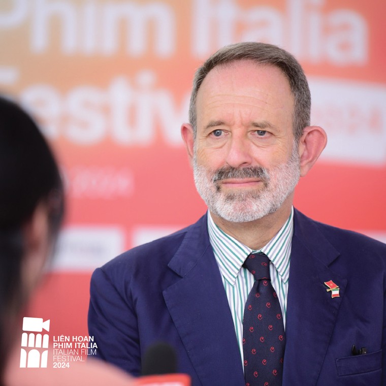 Cái nhìn sâu sắc, mới mẻ về xã hội Italia ảnh 1