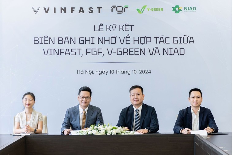 Công ty Ngân Lực thuê 200 ô tô điện VinFast, mở rộng mạng lưới trạm sạc V-Green ảnh 1