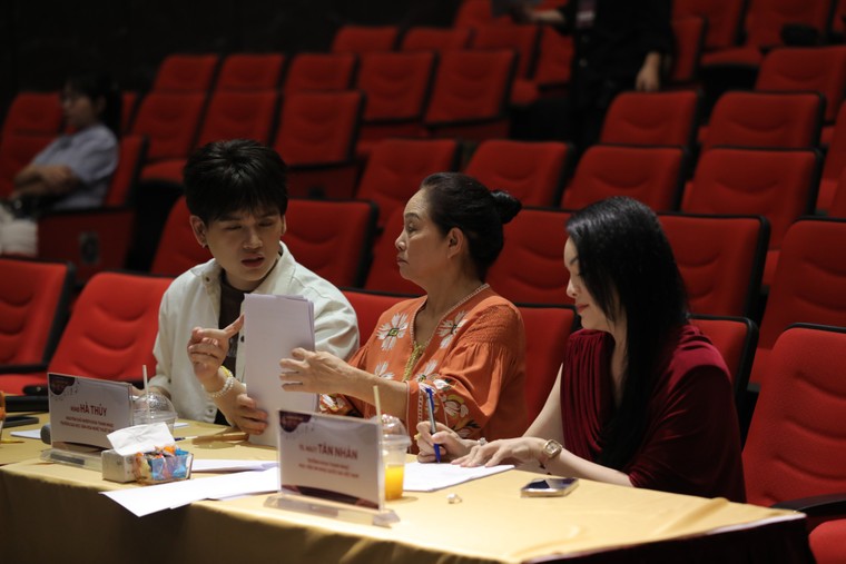 Khi đam mê thăng hoa tại vòng Sơ tuyển Cuộc thi Giọng hát hay Hà Nội 2024 ảnh 2