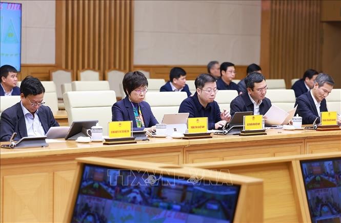 Thủ tướng: Làm với tất cả trái tim, khối óc vì người nghèo đang phải ở nhà tạm, dột nát ảnh 1