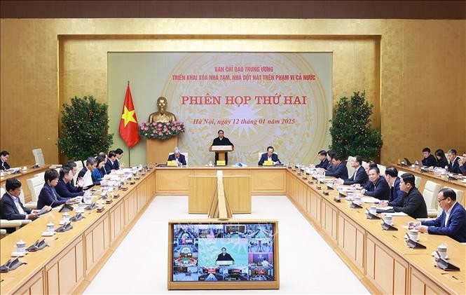 Thủ tướng: Làm với tất cả trái tim, khối óc vì người nghèo đang phải ở nhà tạm, dột nát ảnh 2