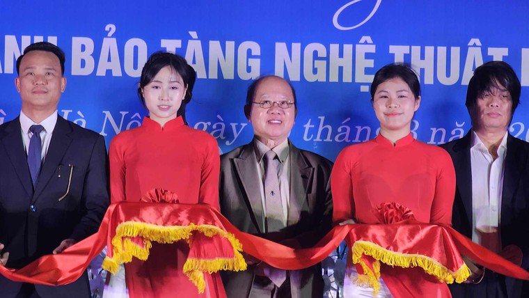 Khai trương Bảo tàng Nghệ thuật Kính màu - Cột mốc mới của văn hóa nghệ thuật Việt ảnh 1