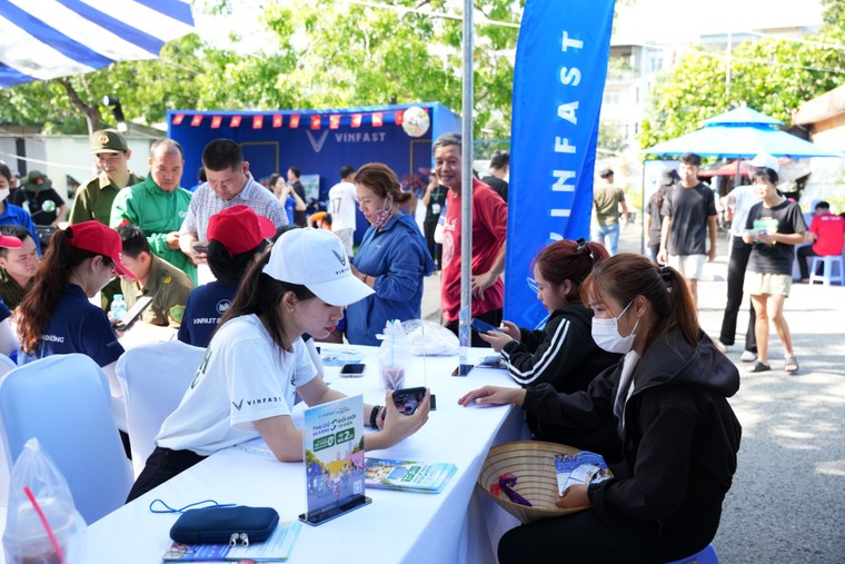 Xe ngon, giá “thơm”, miễn phí sạc 1 năm: Xe máy điện VinFast khiến người lao động Bình Dương thích mê ảnh 1