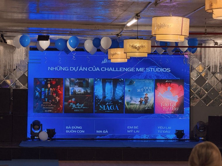 Đạo diễn Hoàng Nam gây ấn tượng với Em bé Mỹ Lai, công bố loạt dự án mới ảnh 1