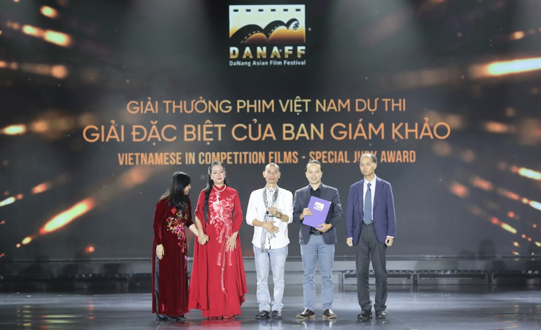 NSƯT Chiều Xuân "vỡ òa" khi Trạng Quỳnh Nhí: Truyền Thuyết Kim Ngưu đoạt Giải Đặc biệt tại DANAFF III ảnh 1