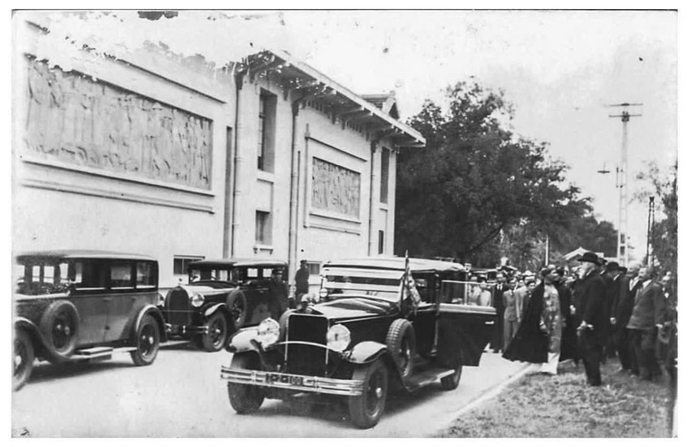 Tu bổ cặp phù điêu Nông nghiệp – Ngư nghiệp: Chứng tích của nền mỹ thuật hiện đại ảnh 2