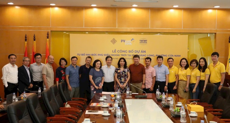 Tu bổ cặp phù điêu Nông nghiệp – Ngư nghiệp: Chứng tích của nền mỹ thuật hiện đại ảnh 4