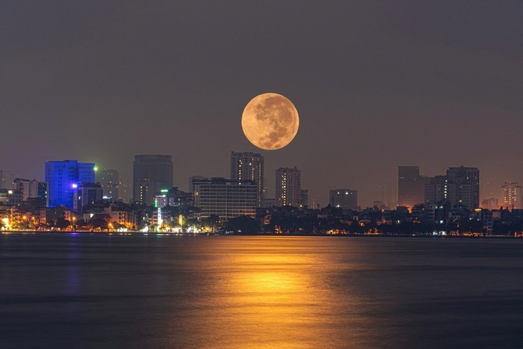 Quan sát siêu "trăng máu" tại Việt Nam trong đêm 8/9 ảnh 1