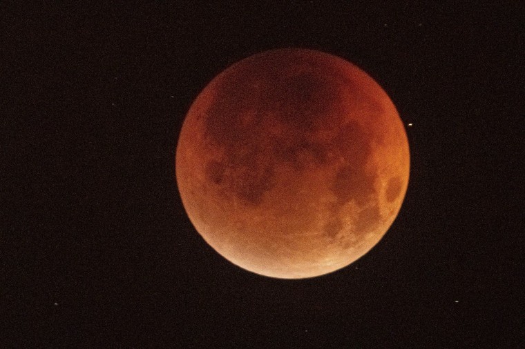 Quan sát siêu "trăng máu" tại Việt Nam trong đêm 8/9 ảnh 3