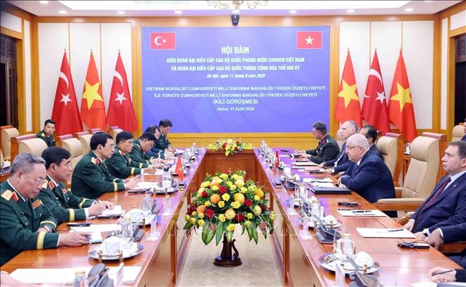 Bộ trưởng Bộ Quốc phòng Thổ Nhĩ Kỳ thăm chính thức Việt Nam ảnh 1