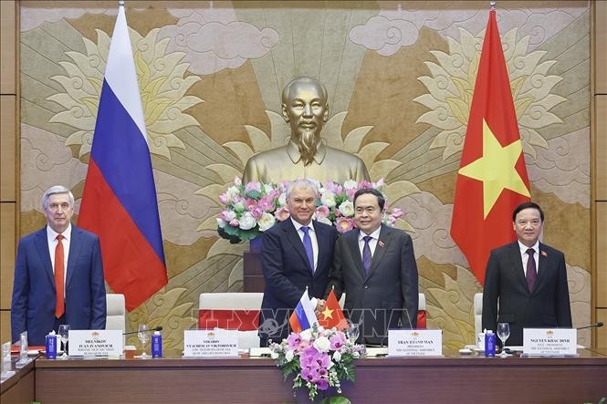 Chủ tịch Quốc hội Trần Thanh Mẫn hội đàm với Chủ tịch Duma Quốc gia Quốc hội Nga ảnh 2