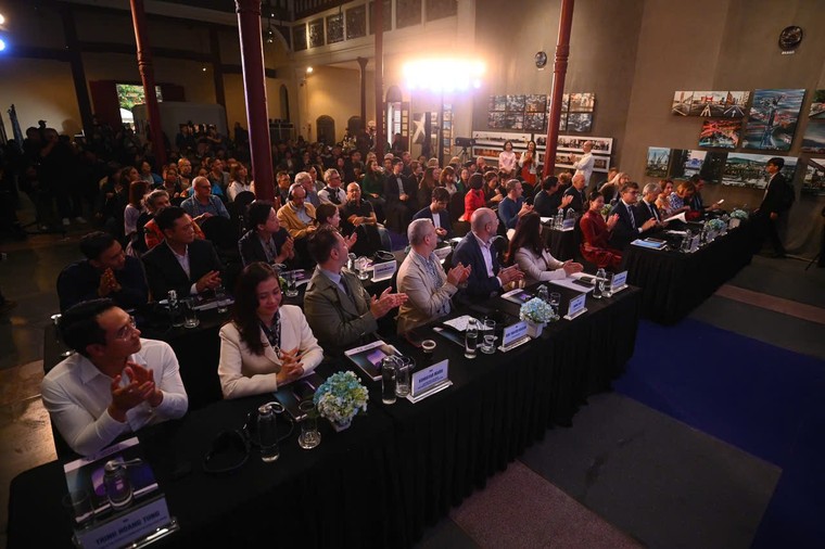 Photo Hanoi’25 – Khi Thủ đô sống cùng hơi thở nhiếp ảnh ảnh 1