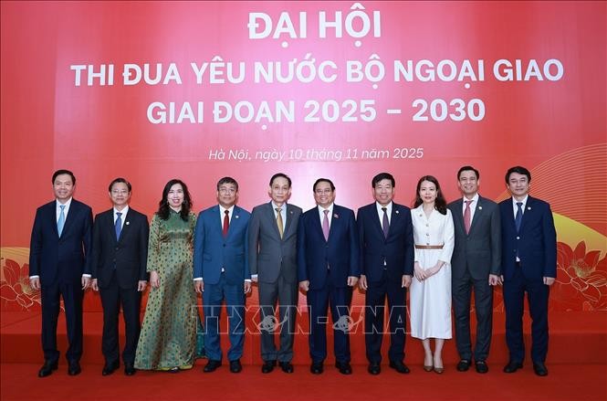 Ngoại giao thực hiện "3 làm tốt" với tinh thần "3 thi đua'" trong giai đoạn mới ảnh 1