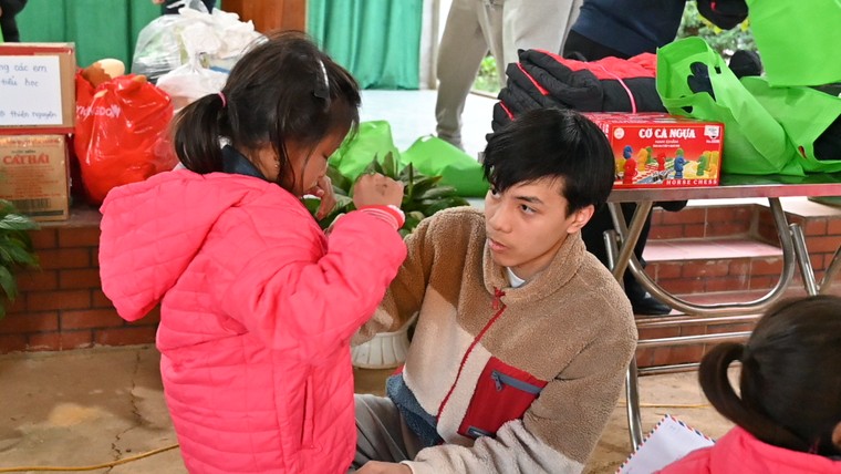 Chương trình thiện nguyện "Tiết học biên cương - Thắm tình biên giới" giàu ý nghĩa tại Chiềng On, Sơn La ảnh 9