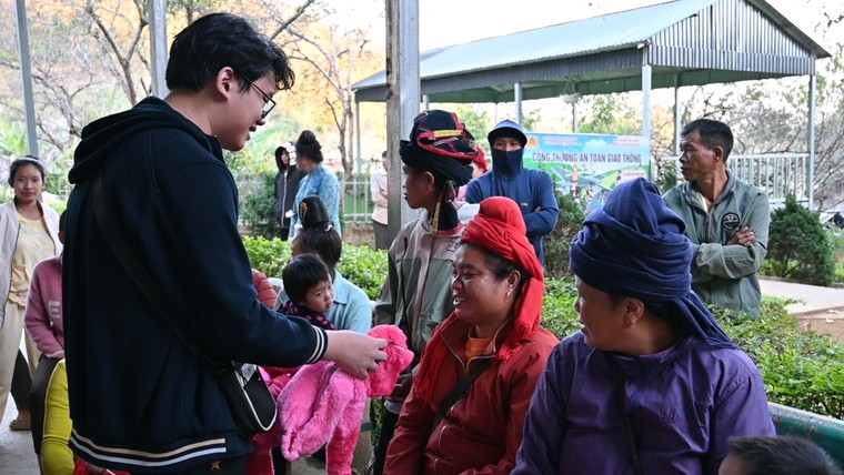 Chương trình thiện nguyện "Tiết học biên cương - Thắm tình biên giới" giàu ý nghĩa tại Chiềng On, Sơn La ảnh 12