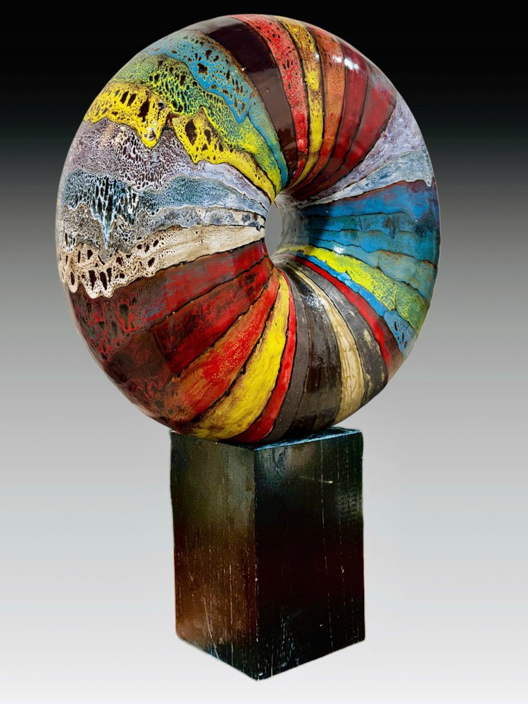 "Khởi Thủy" - Tiếp nối hành trình cùng gốm của nghệ sĩ Nguyễn Thuy Thủy ảnh 3