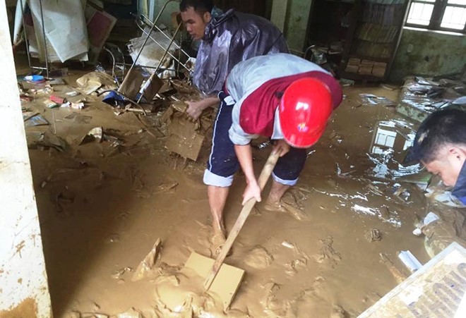 Mưa lũ ở Nghệ An: 4 người mất tích, nhiều nhà dân bị cô lập ảnh 1