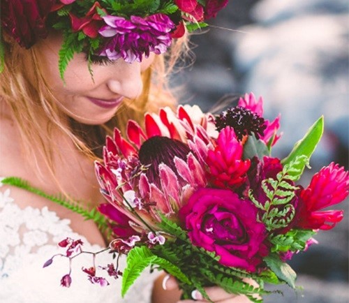 Đôi trẻ liều mạng chụp ảnh cưới bên miệng núi lửa ảnh 6