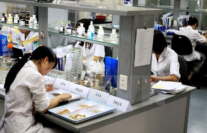  Báo động tình trạng đông dược trộn tân dược ảnh 1