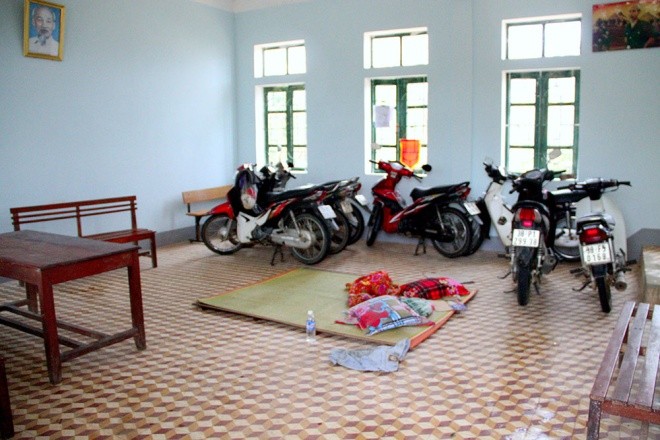 Nghìn người ở Hà Tĩnh chui mái nhà chờ nước rút ảnh 7