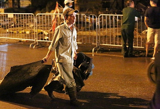 Hiện trường tan hoang sau vụ cháy quán karaoke ở Cầu Giấy ảnh 9