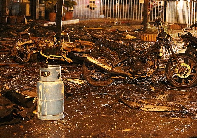 Hiện trường tan hoang sau vụ cháy quán karaoke ở Cầu Giấy ảnh 4