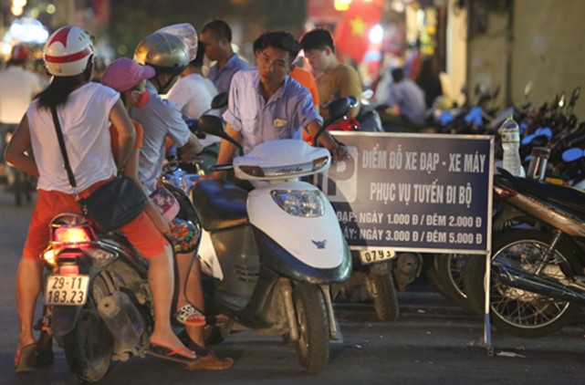 Hà Nội giao công an, quân đội trông giữ xe tại hồ Gươm ảnh 1