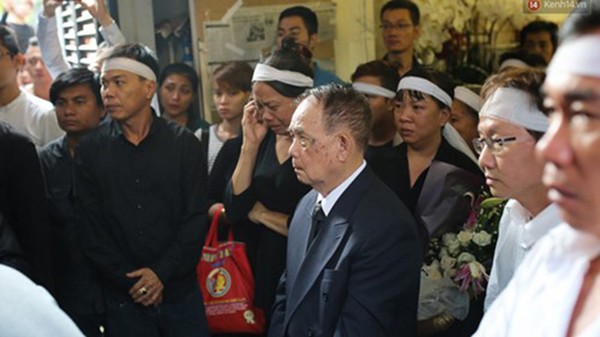 Những giây phút xúc động tiễn đưa Minh Thuận ảnh 11