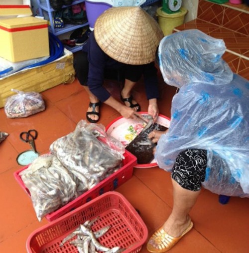 Dịch vụ hải sản 'xách tay' ăn nên làm ra ảnh 2