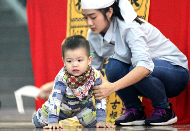 Truy điệu 3 phi công trực thăng EC130 rơi ảnh 1