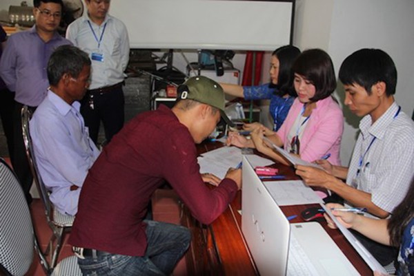 Hà Tĩnh bắt đầu chi trả tiền đền bù sự cố môi trường biển ảnh 1