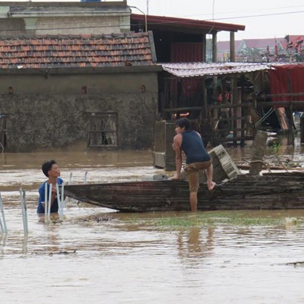 Quảng Bình: Lũ trở lại, đoàn cứu trợ mắc kẹt ảnh 2