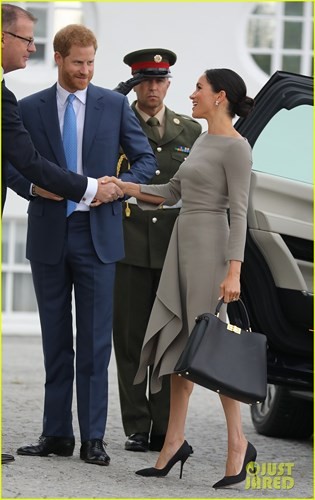 Công nương Maghan Markle diện trang phục thanh lịch, tối màu tới Ireland ảnh 2