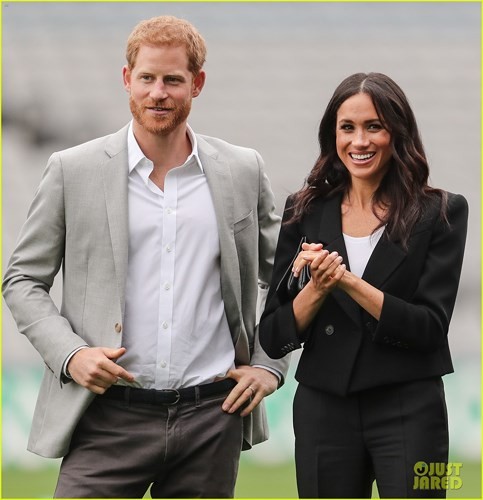 Công nương Maghan Markle diện trang phục thanh lịch, tối màu tới Ireland ảnh 5