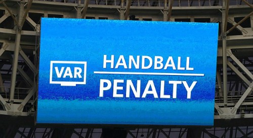 Quả phạt đền cho Pháp bị gọi là 'đáng hổ thẹn' ảnh 3