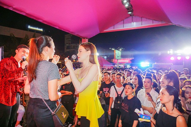 Hồ Ngọc Hà và Kim Lý sánh đôi tại sự kiện, đập tan tin đồn chia tay ảnh 3