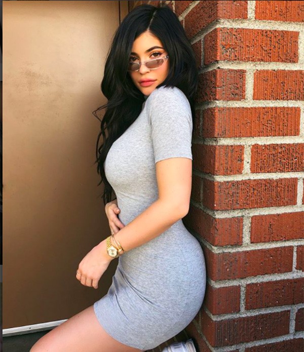 Nhan sắc tuyệt mỹ của Kylie Jenner - cô gái 20 tuổi soán ngôi tỷ phú của Mark Zuckerberg ảnh 4
