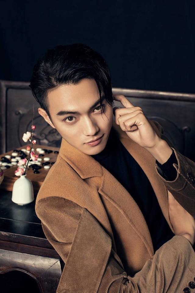 Mãn nhãn với bộ ảnh tình tay ba Phó Hằng - Anh Lạc - Hoàng Thượng hiện đại ảnh 9