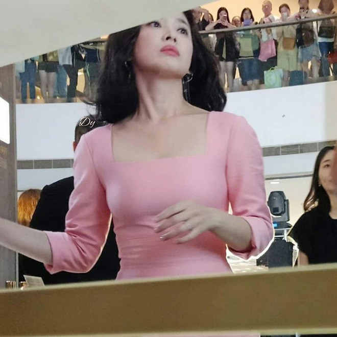 Song Hye Kyo xinh đẹp như gái chưa chồng tại Hồng Kông ảnh 9