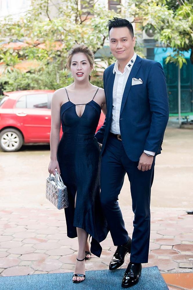 Vợ Việt Anh trẻ trung như thiếu nữ, sánh đôi cùng chồng tại sự kiện ảnh 4