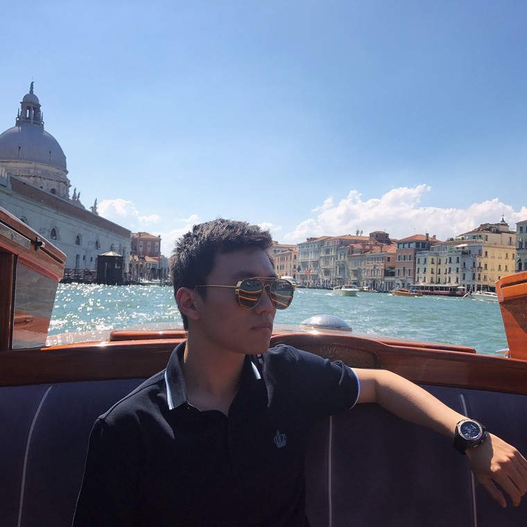 Vẻ điển trai của chủ tịch trẻ tuổi nhất trong lịch sử CLB Inter Milan ảnh 4