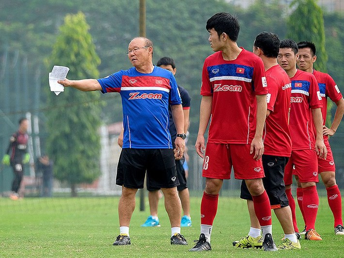 Minh Vương, Quốc Chí bị HLV Park Hang Seo gạch tên khỏi danh sách dự AFF Cup ảnh 1