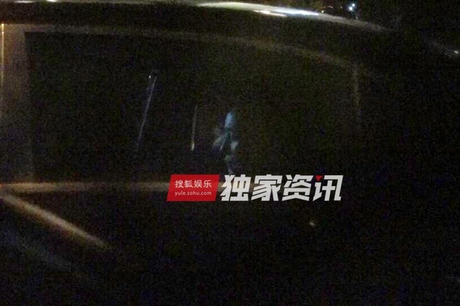 Phạm Băng Băng xuống sắc, chỉ xuất hiện vào ban đêm sau scandal trốn thuế ảnh 1