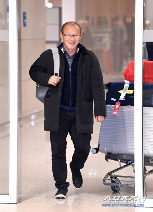 HLV Park Hang Seo được truyền thông Hàn Quốc nhiệt tình săn đón ảnh 1