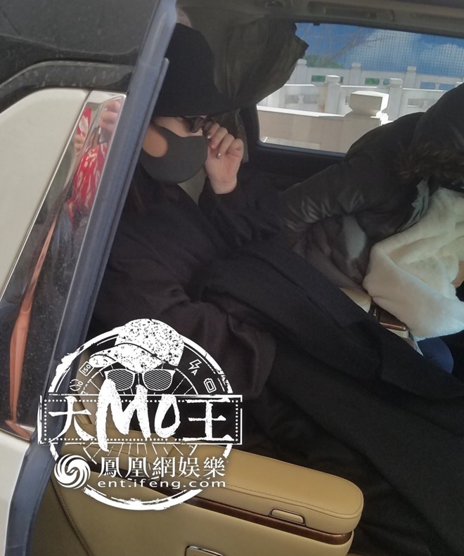 Triệu Lệ Dĩnh xuất viện sau 3 ngày sinh con trai đầu lòng ảnh 3