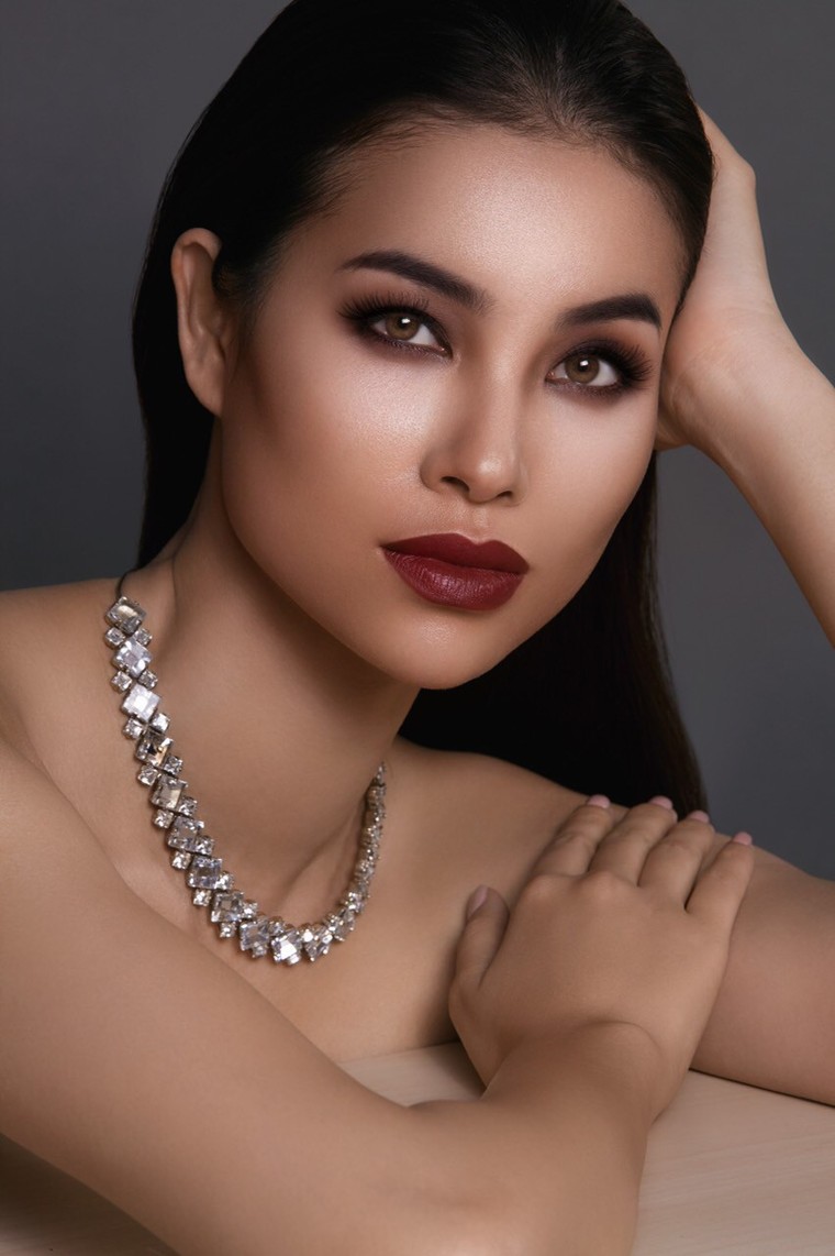 Phạm Hương quyến rũ trong bộ ảnh mới, úp mở việc quay lại Việt Nam ảnh 5