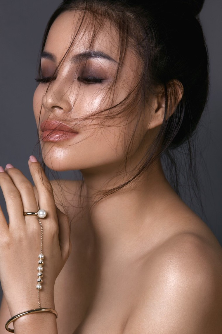 Phạm Hương quyến rũ trong bộ ảnh mới, úp mở việc quay lại Việt Nam ảnh 3