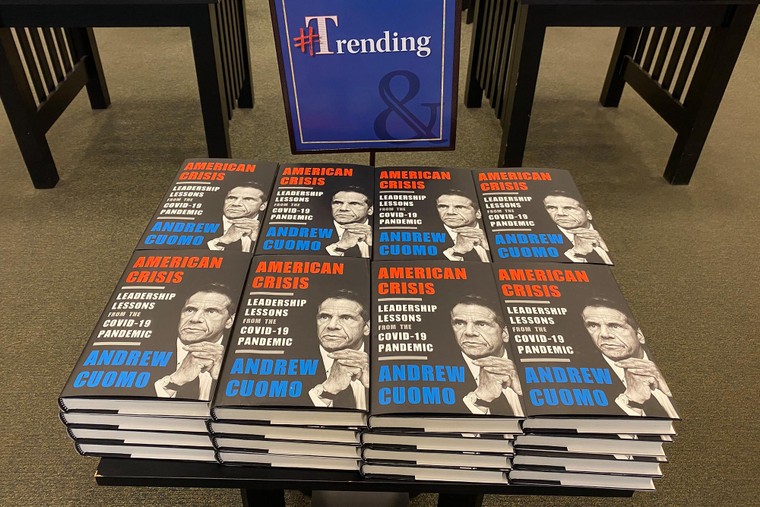 Nhà xuất bản lỗ nặng vì hồi ký của cựu Thống đốc New York ảnh 1